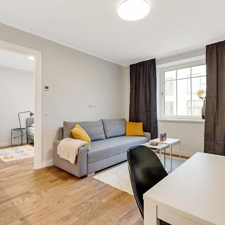 Апартаменты Charming 1Br In Superb Location, Free Parking & Wi-Fi Таллин Экстерьер фото