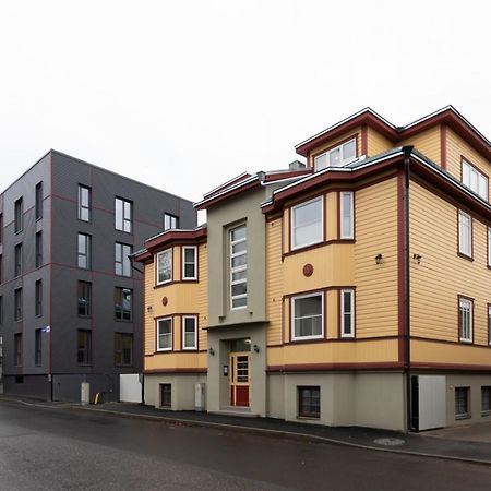 Апартаменты Charming 1Br In Superb Location, Free Parking & Wi-Fi Таллин Экстерьер фото