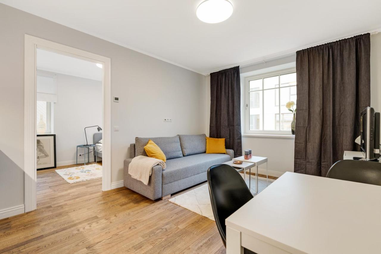 Апартаменты Charming 1Br In Superb Location, Free Parking & Wi-Fi Таллин Экстерьер фото