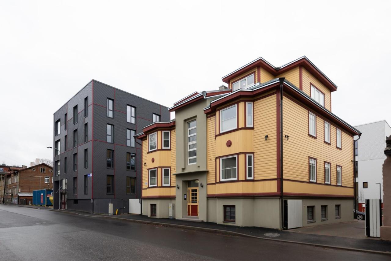 Апартаменты Charming 1Br In Superb Location, Free Parking & Wi-Fi Таллин Экстерьер фото