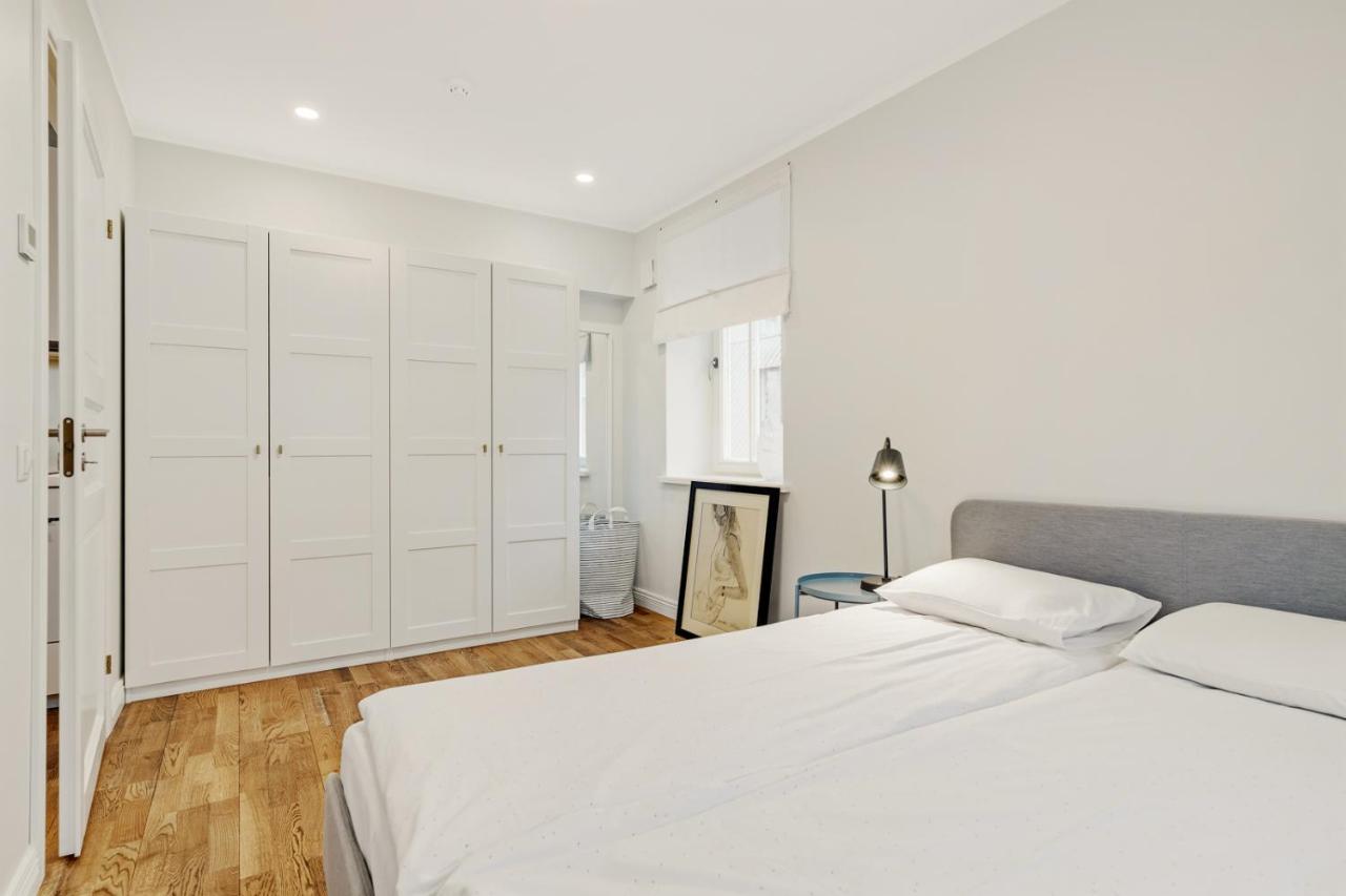 Апартаменты Charming 1Br In Superb Location, Free Parking & Wi-Fi Таллин Экстерьер фото